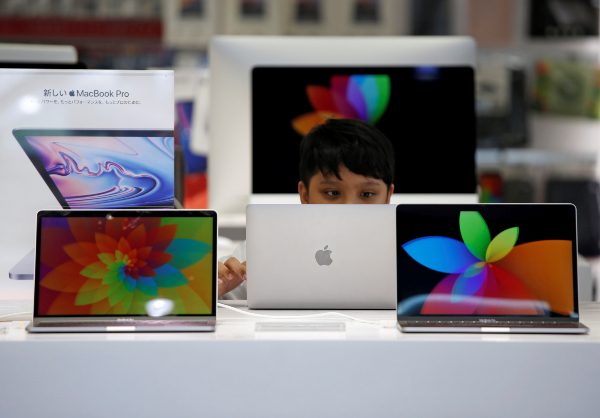 India mandates licensing for laptop, tablet imports in blow to Apple, Dell