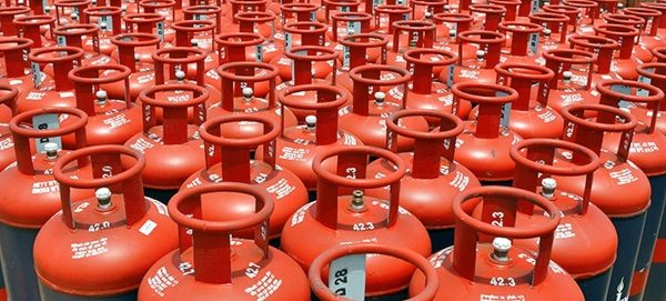 Commercial LPG Cylinder Prices Cut By Rs 39.5; Check Latest Rates In Delhi, Mumbai And Other Cities